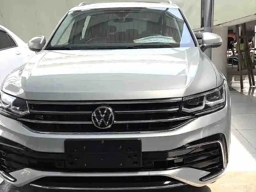 Volkswagen Tiguan L 2023 — фото 2