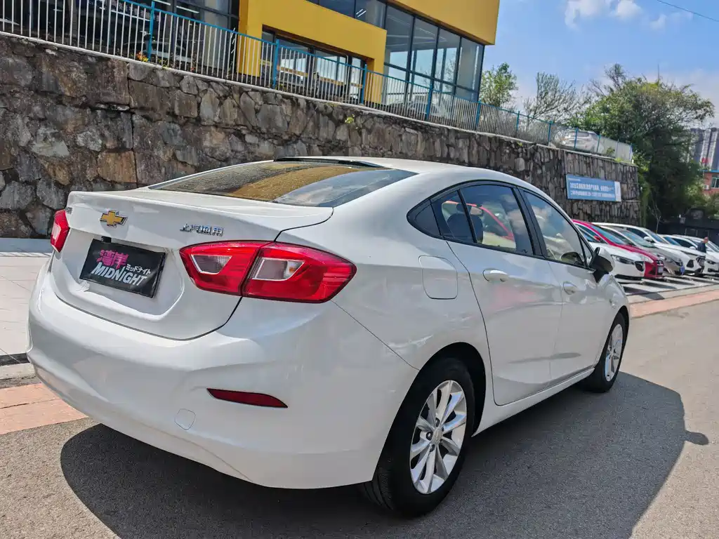 Chevrolet Cruze 2018 — фото 13