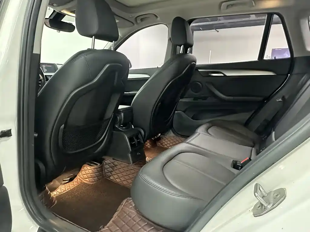 BMW X1 2017 — фото 14