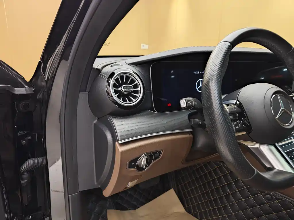 Mercedes-Benz E-Class 2023 — фото 11