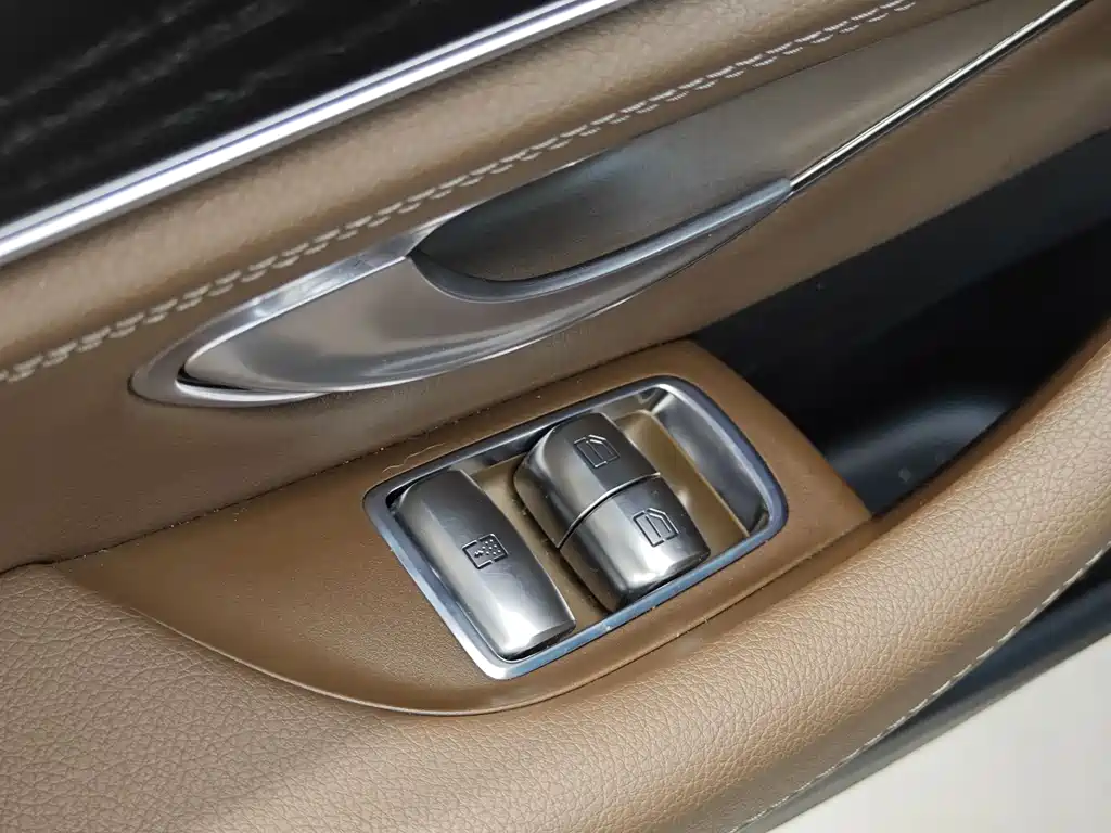 Mercedes-Benz E-Class 2023 — фото 22