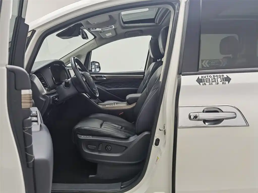 GAC Motor Trumpchi M8 2020 — фото 10