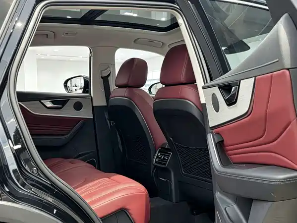 Hongqi HS5 2025