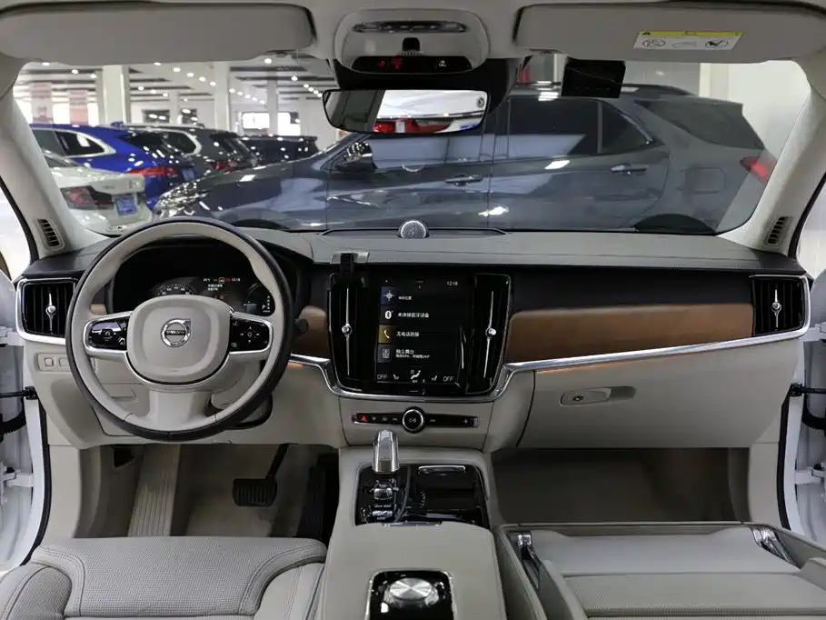 Volvo S90 PHEV 2020 — фото 10