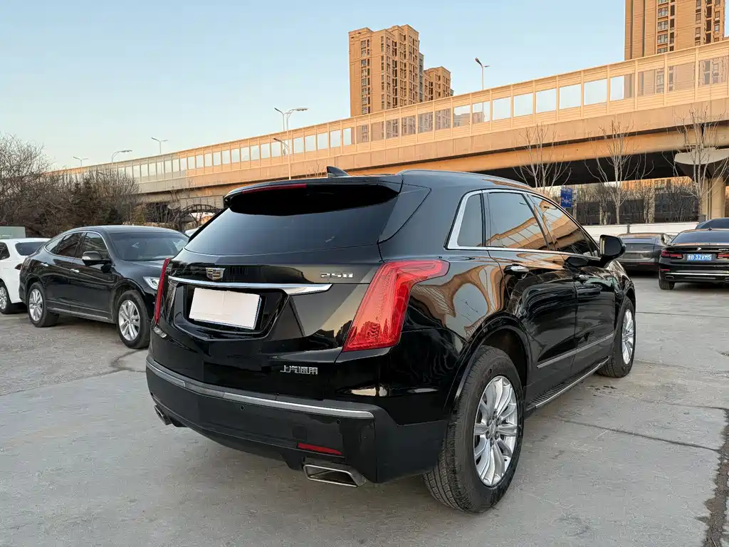 Cadillac XT5 2018 — фото 10