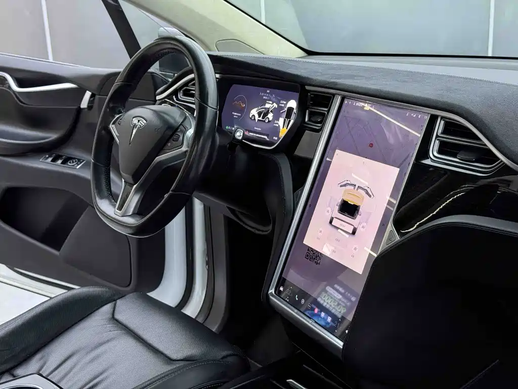 Tesla Model X 2016 — фото 18