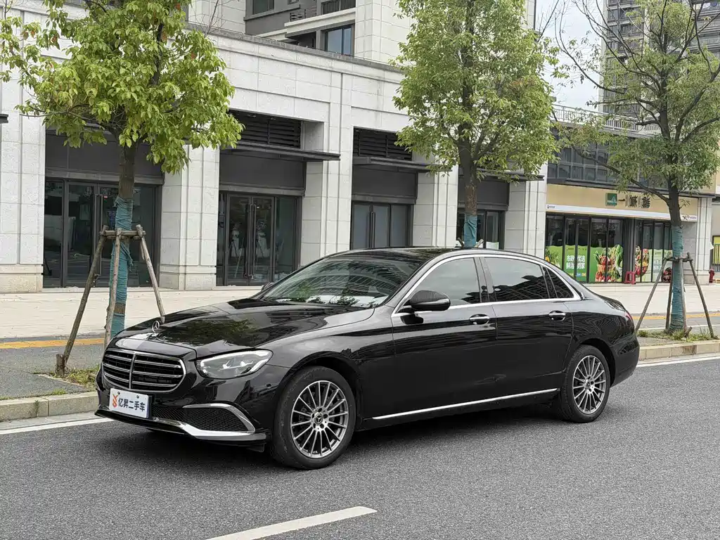 Mercedes-Benz E-Class 2022 — фото 1