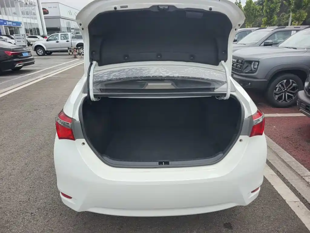 Toyota Corolla 2017 — фото 19