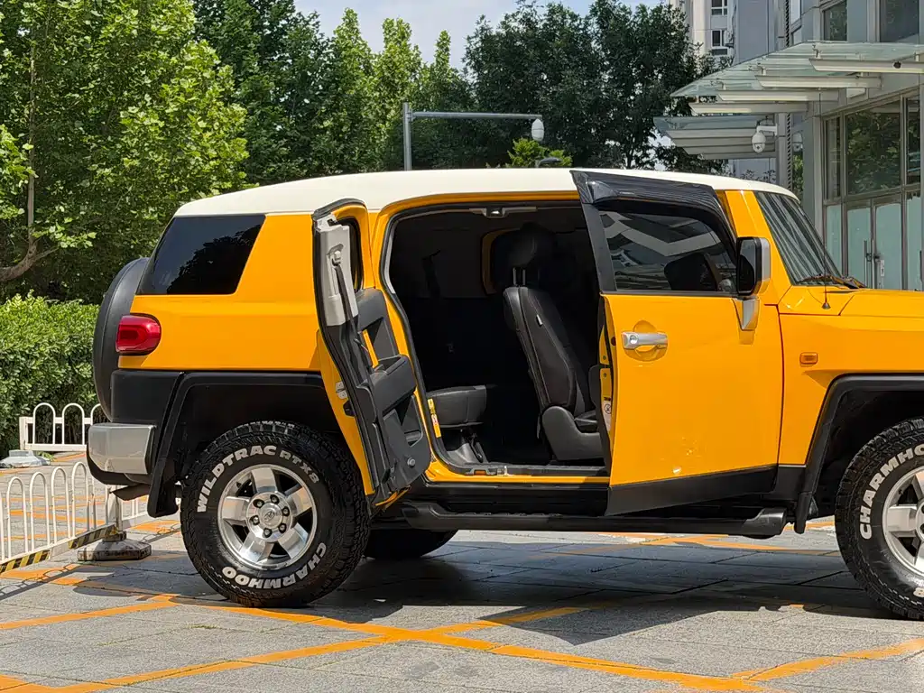 Toyota FJ Cruiser 2008 — фото 4