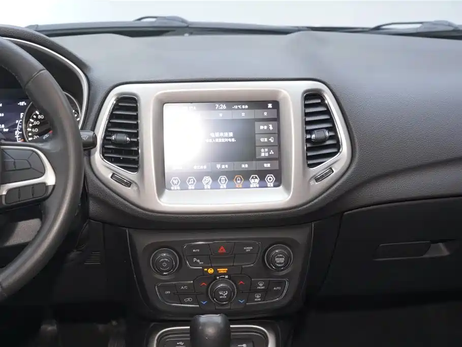 Jeep Compass 2019 — фото 10