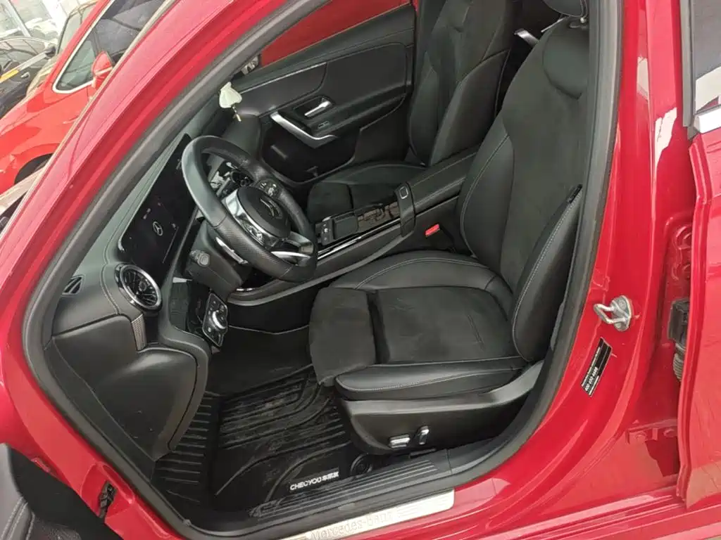 Mercedes-Benz A-Class 2019 — фото 15
