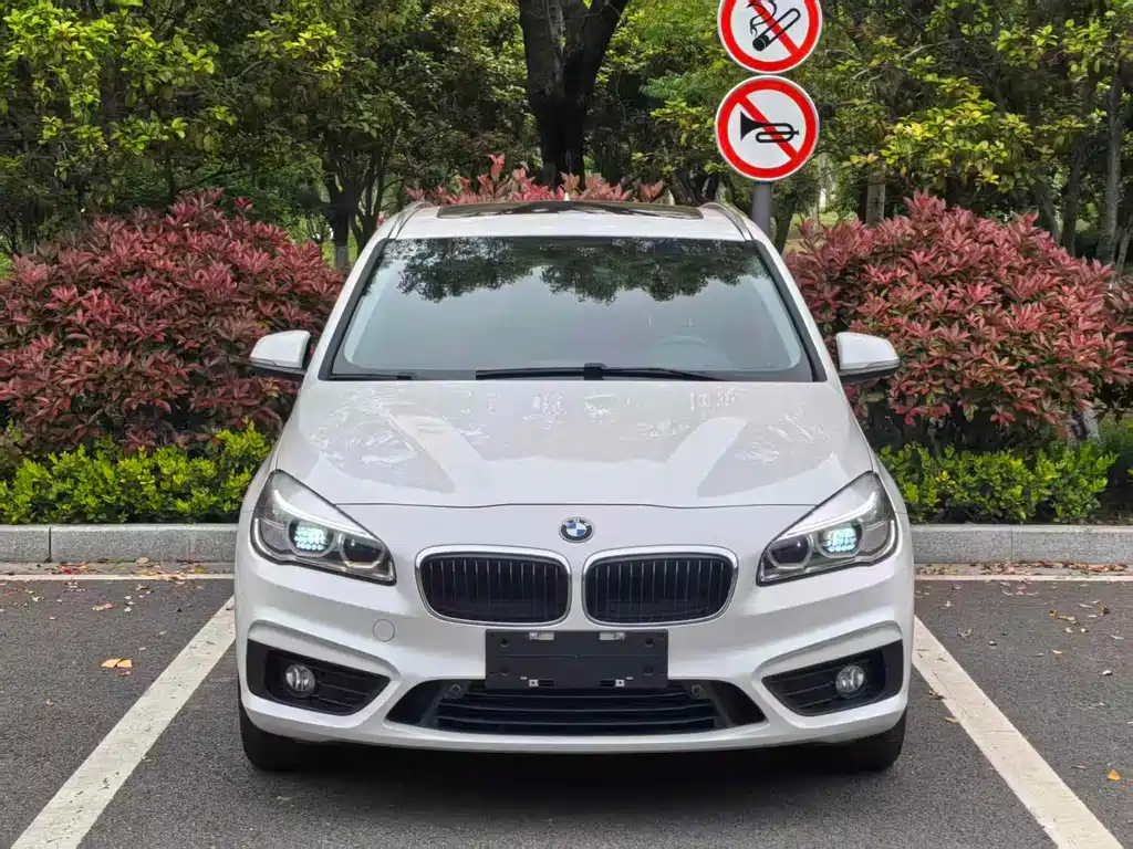 BMW 2 Series Active Tourer 2018 — фото 2