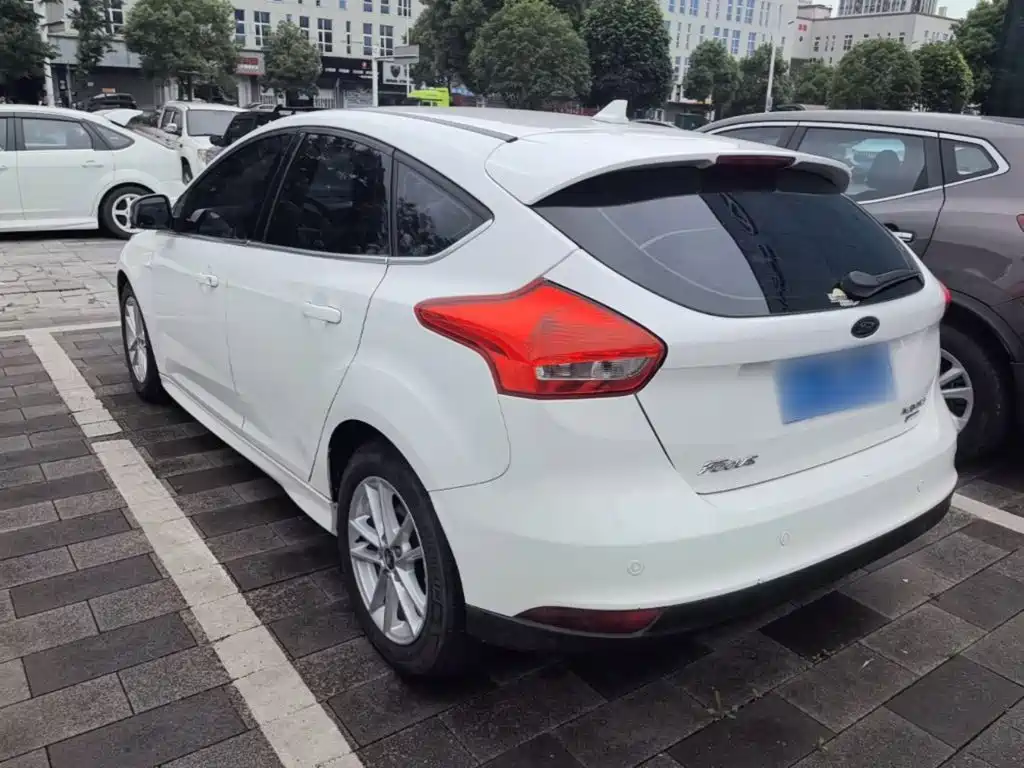 Ford Focus 2018 — фото 5