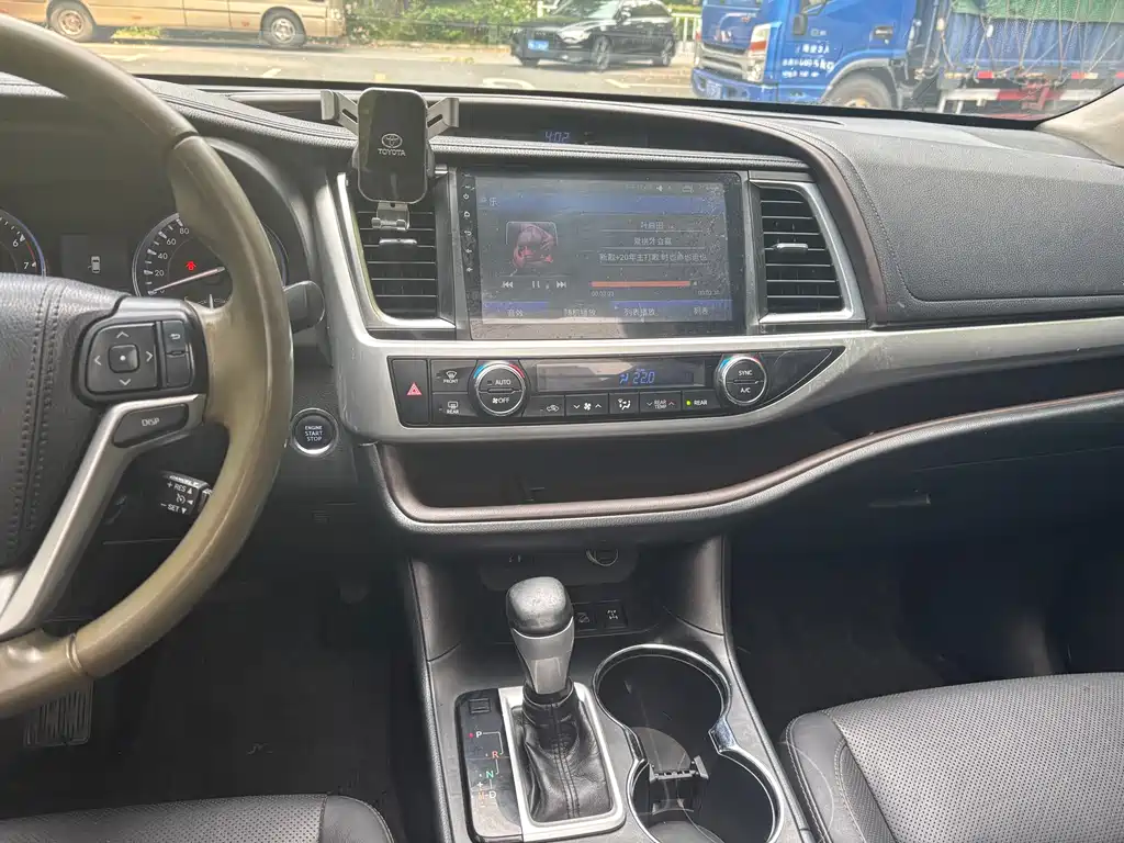 Toyota Highlander 2017 — фото 14