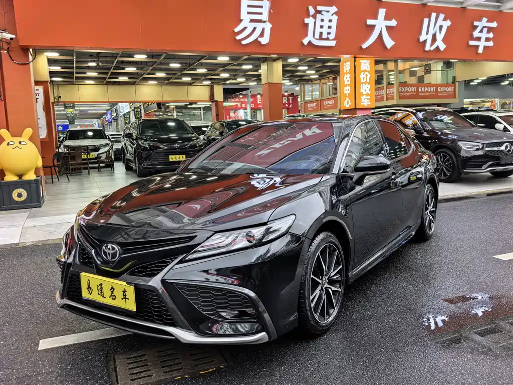Toyota Camry 2022 — фото 4