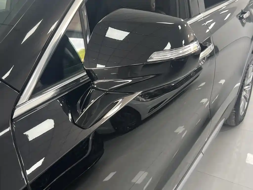 Cadillac XT4 2021 — фото 11