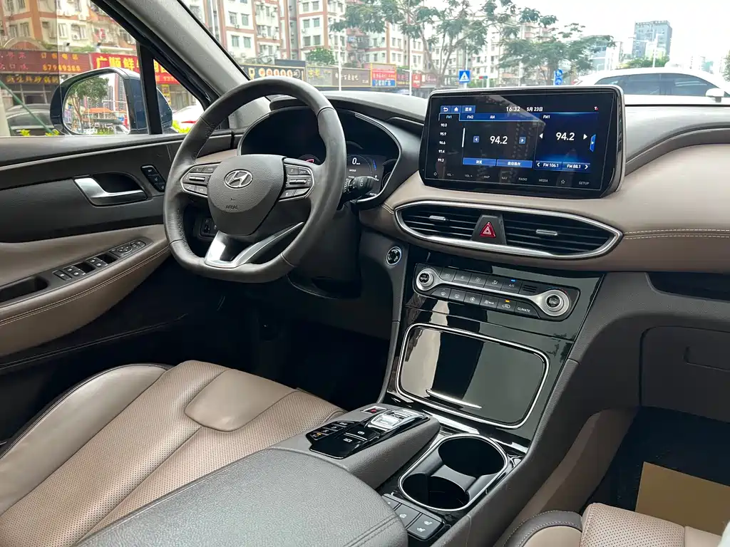 Hyundai Santa Fe 2020 — фото 17