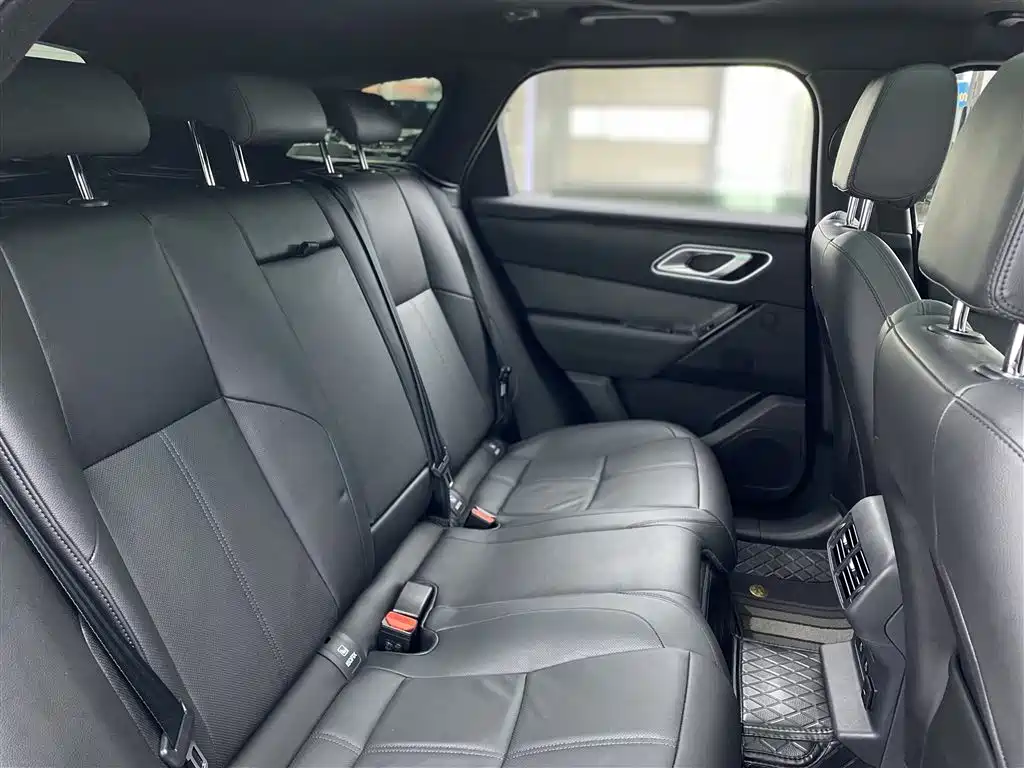 Land Rover Range Rover Velar 2024 — фото 11