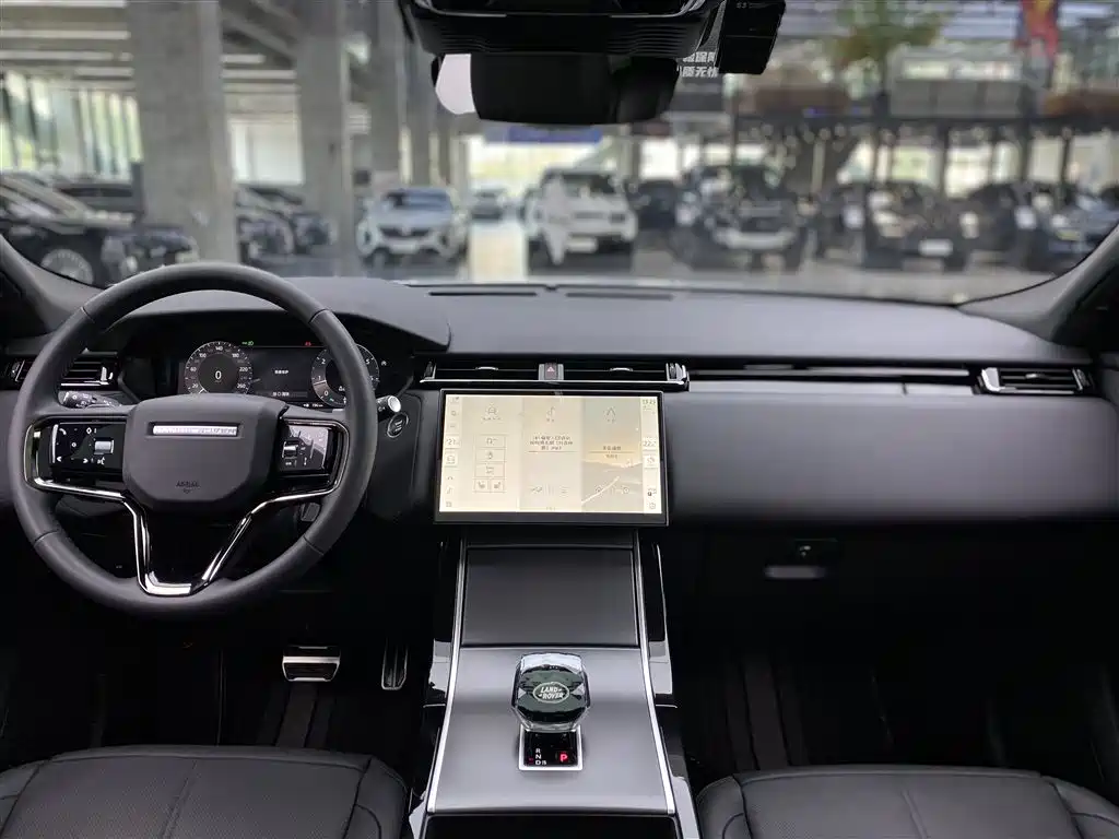 Land Rover Range Rover Velar 2024 — фото 12