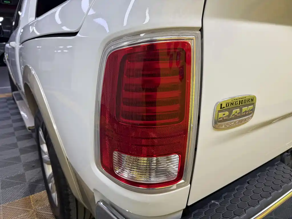 RAM Trucks 2015 — фото 11