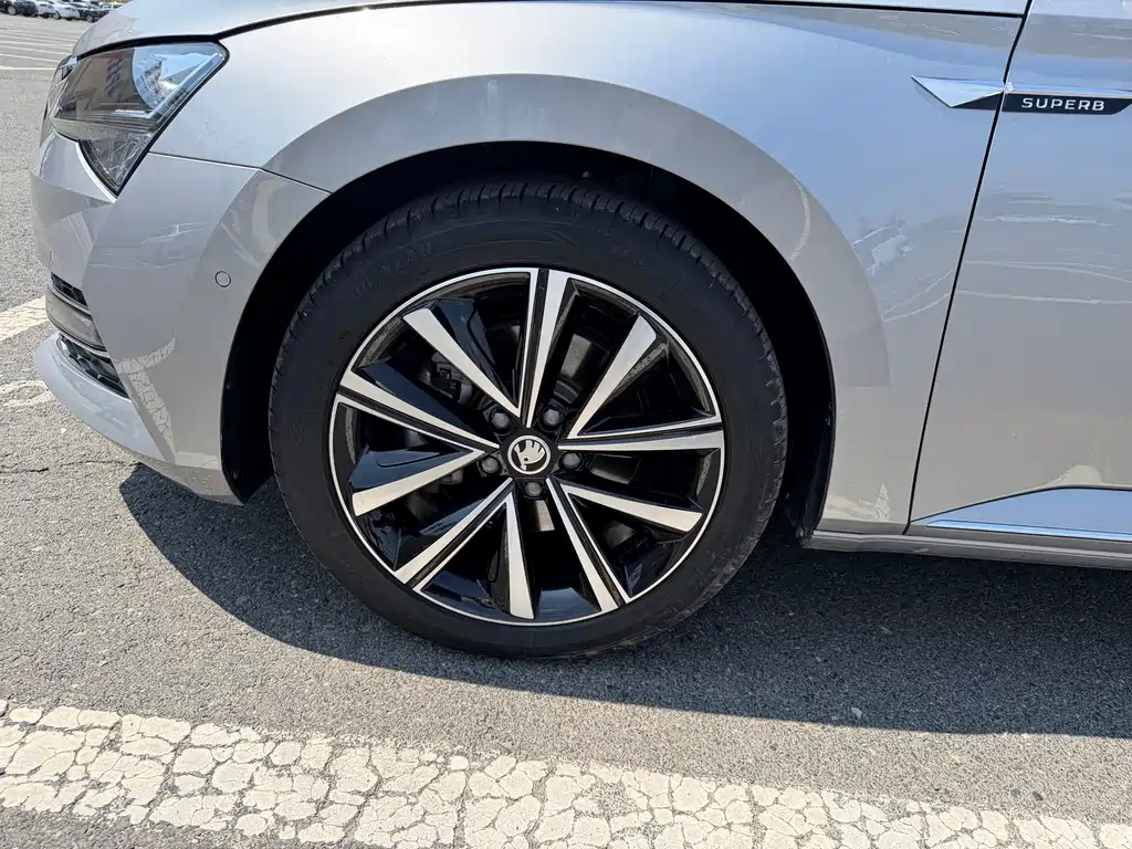 Skoda Superb 2023 — фото 13