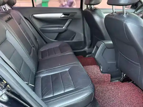 Volkswagen Lavida 2013