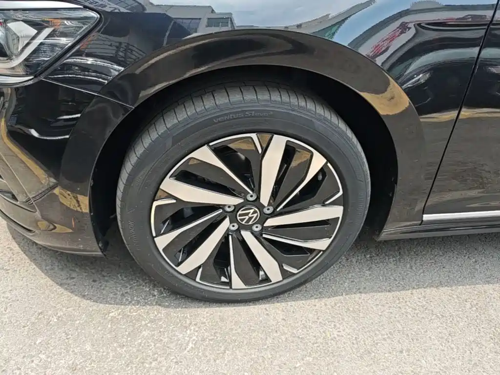 Volkswagen Passat 2023 — фото 23