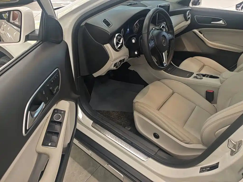 Mercedes-Benz GLA 2016 — фото 16