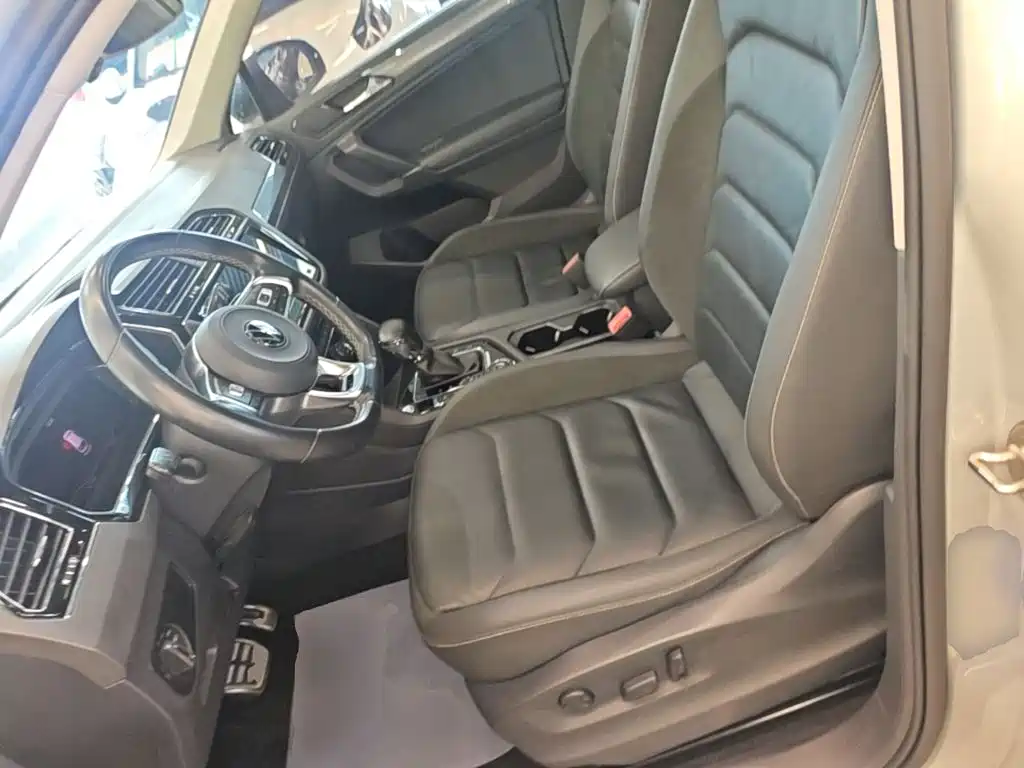 Volkswagen Tiguan L 2021 — фото 15