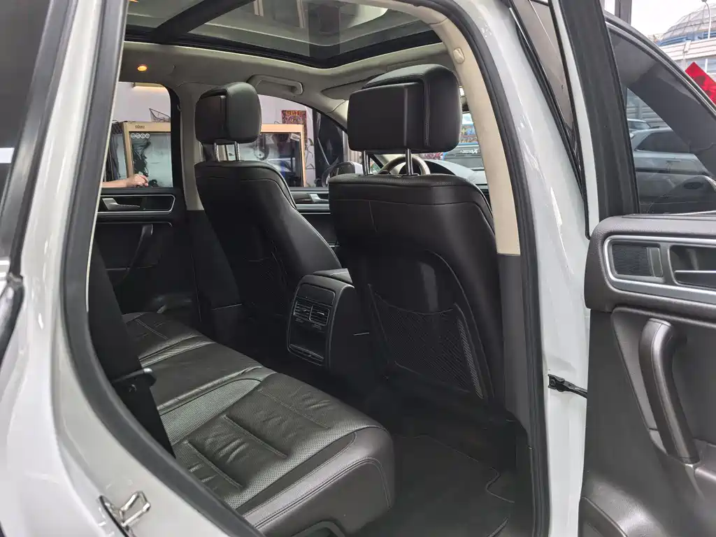Volkswagen Touareg 2015 — фото 15