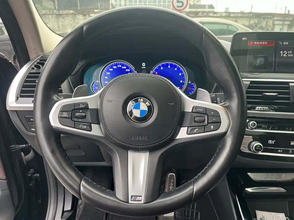 BMW X3 2018 — фото 12