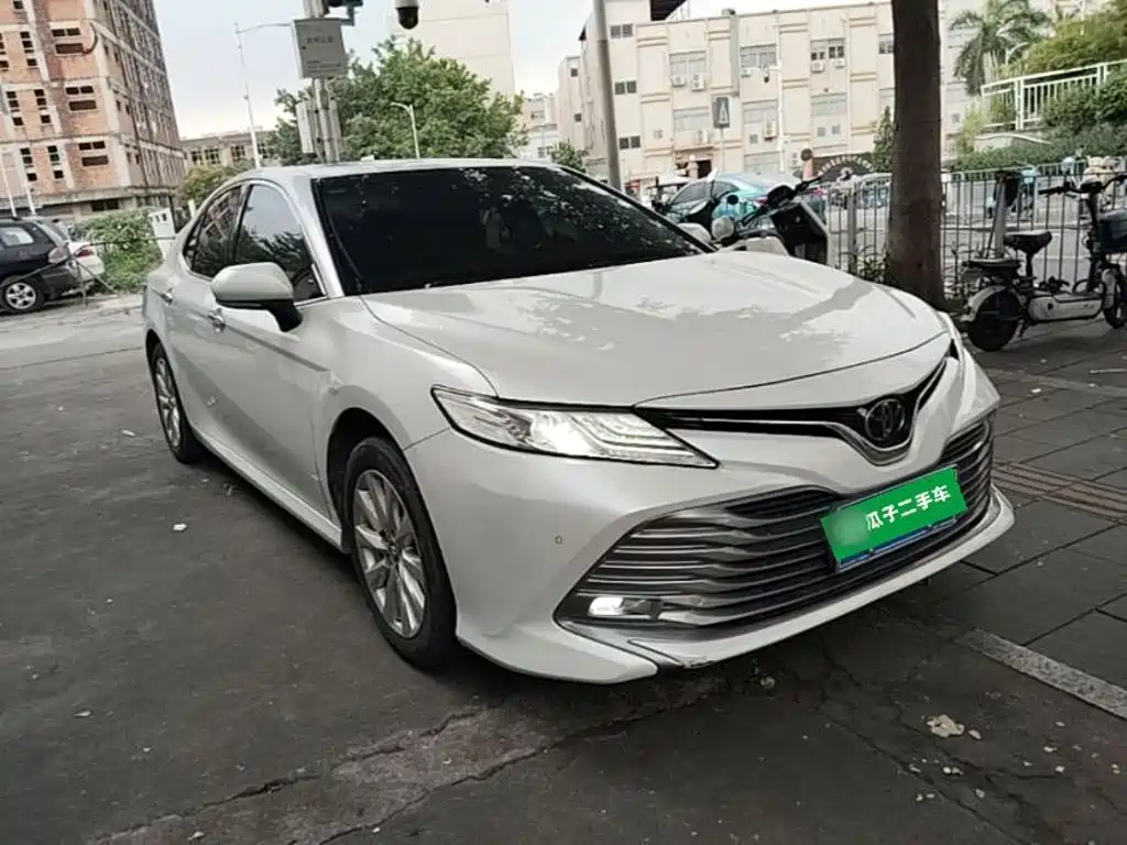 Toyota Camry 2020 — фото 4