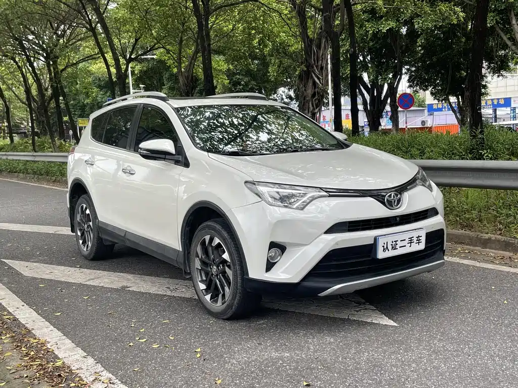 Toyota RAV4 2016 — фото 2