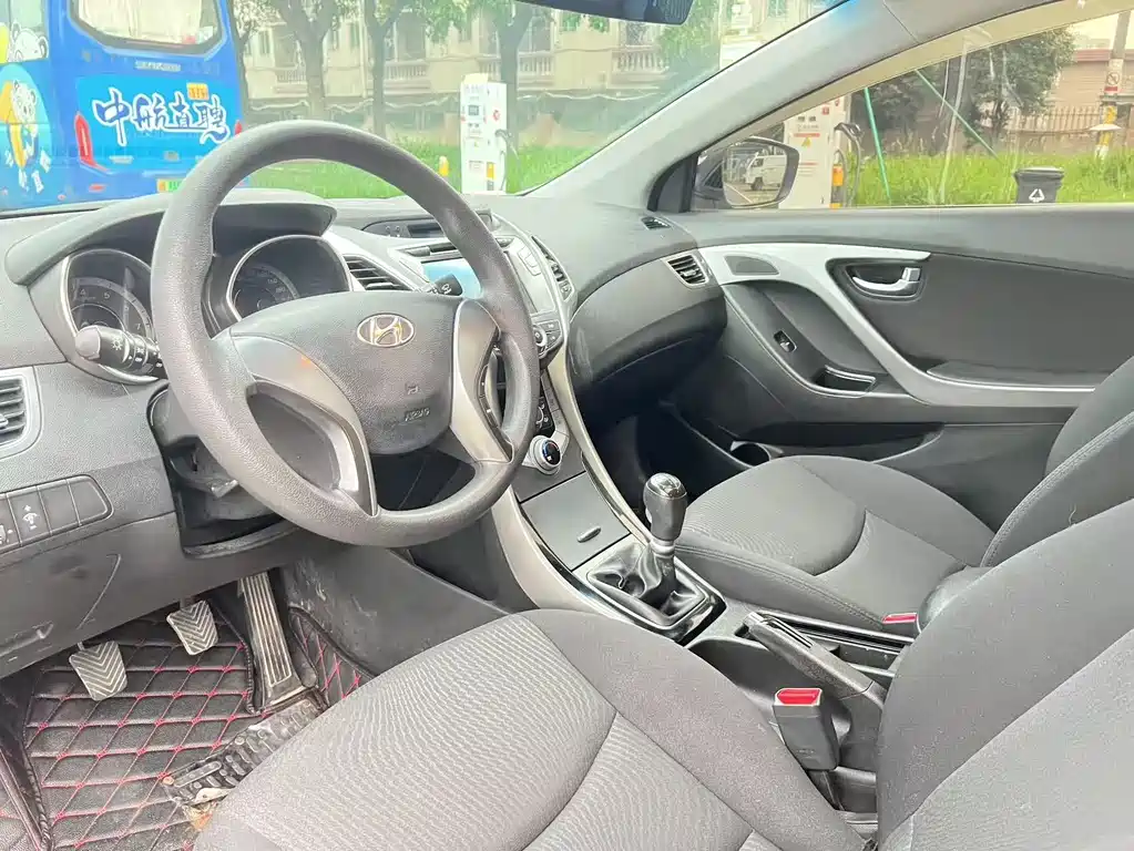 Hyundai Elantra Langdong 2015 — фото 6