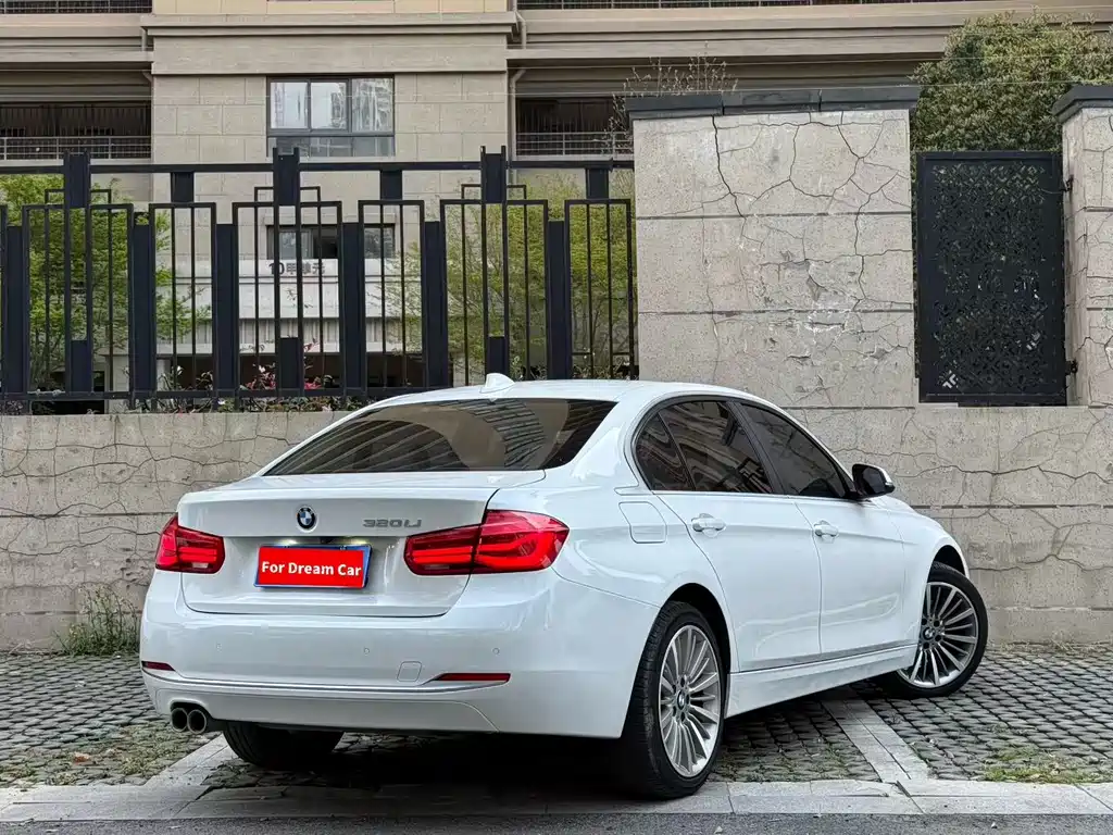 BMW 3 Series 2019 — фото 9