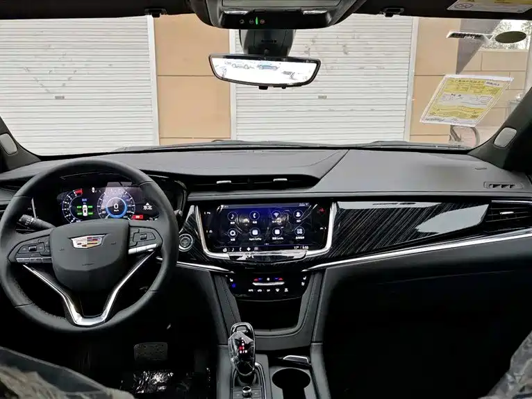 Cadillac XT6 2026 — фото 10