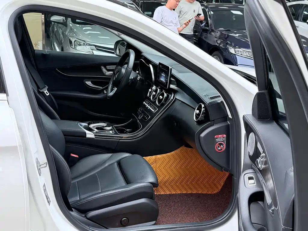 Mercedes-Benz C-Class 2018 — фото 11