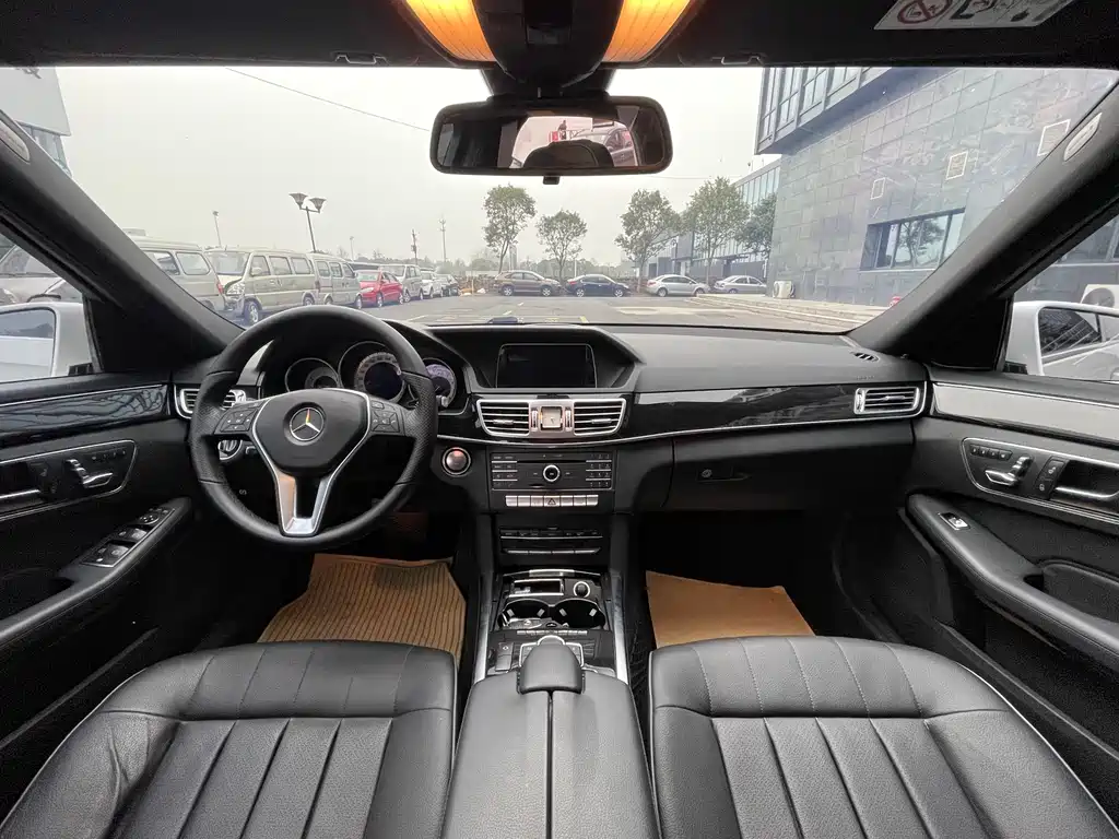 Mercedes-Benz E-Class 2015 — фото 7
