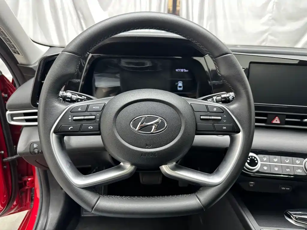 Hyundai Elantra 2022