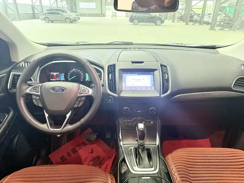 Ford Edge 2018 — фото 14