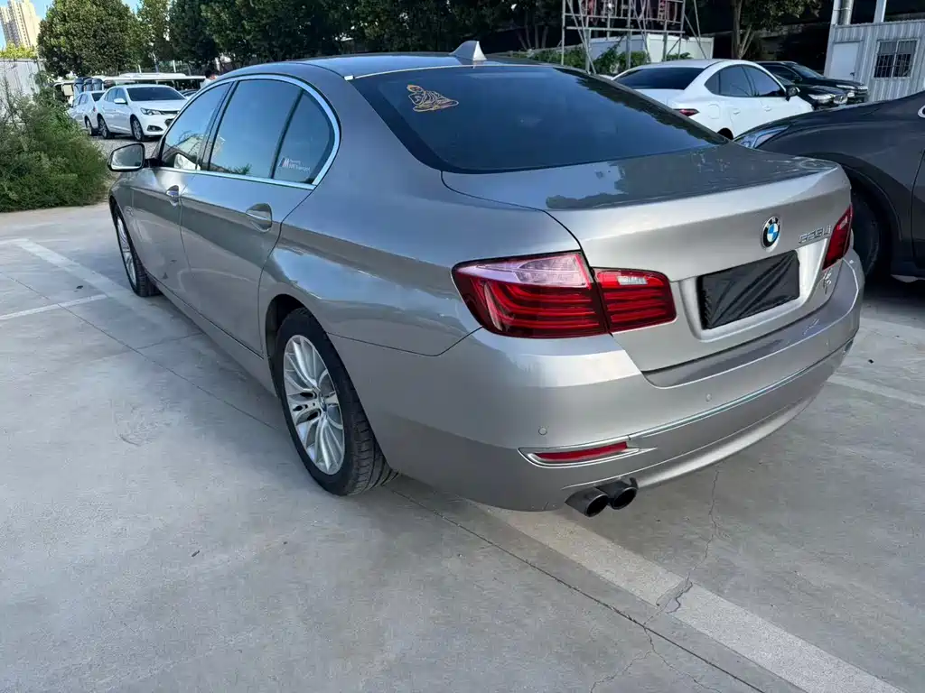 BMW 5 Series 2015 — фото 8