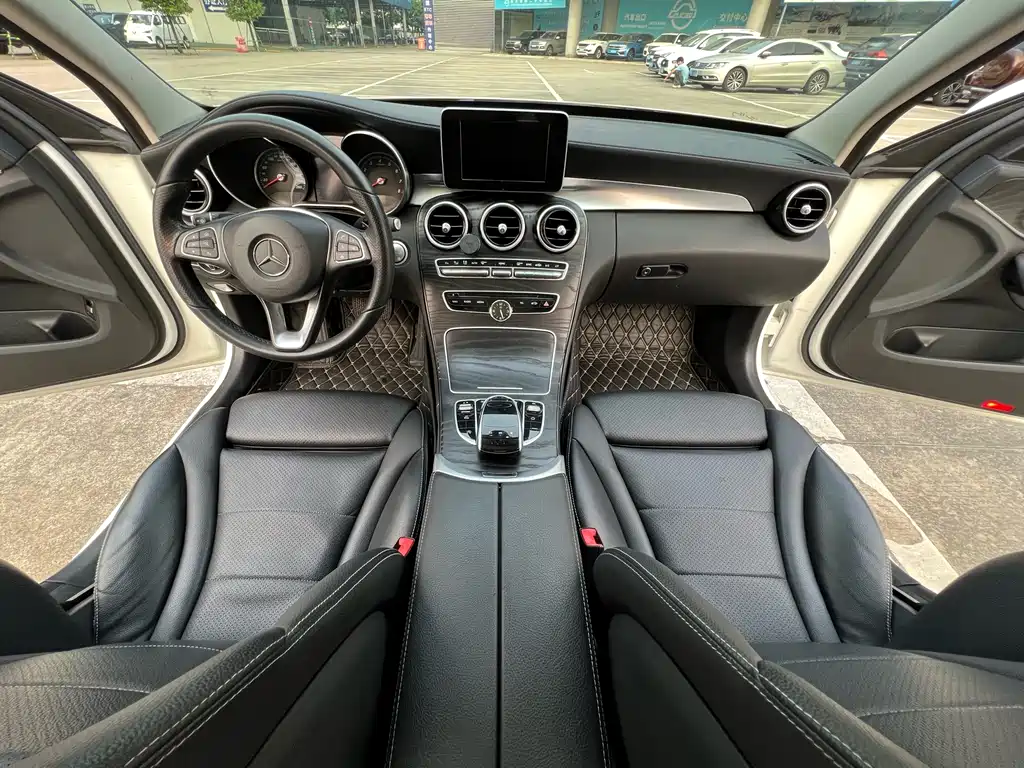 Mercedes-Benz C-Class 2017 — фото 15