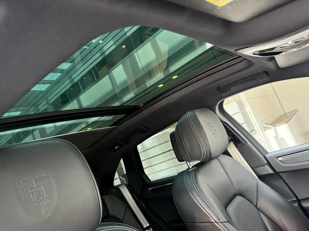 Porsche Macan 2023 — фото 13