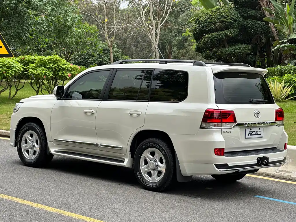 Toyota Land Cruiser 2018 — фото 7