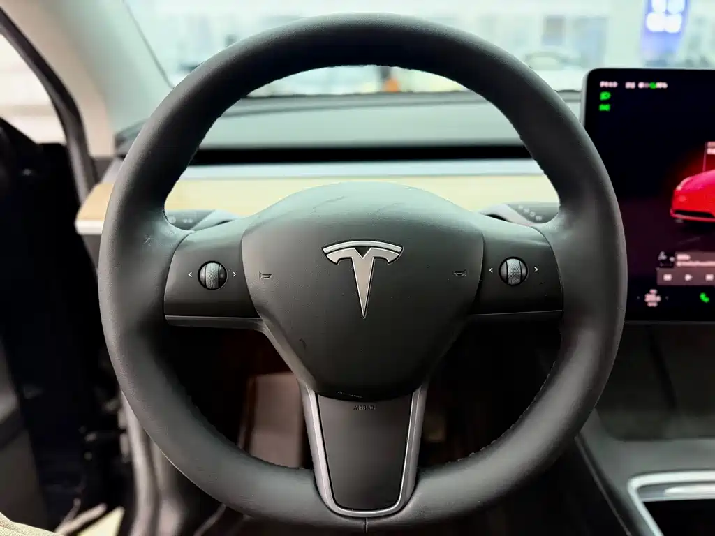 Tesla Model Y 2022 — фото 13