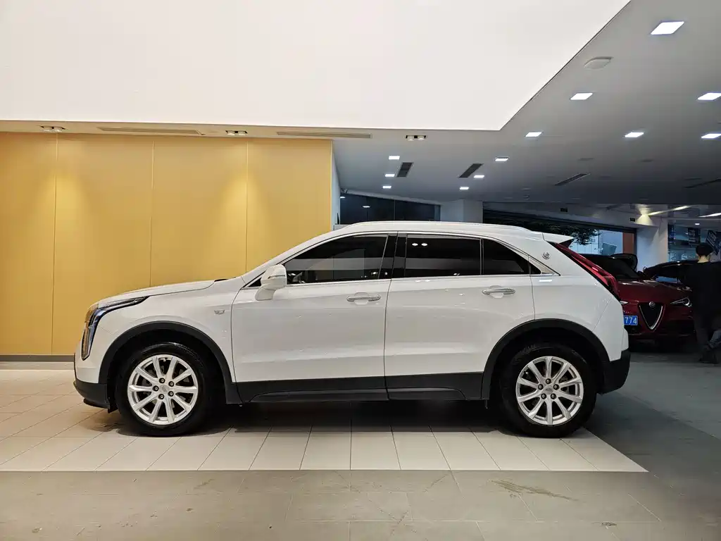 Cadillac XT4 2021 — фото 7
