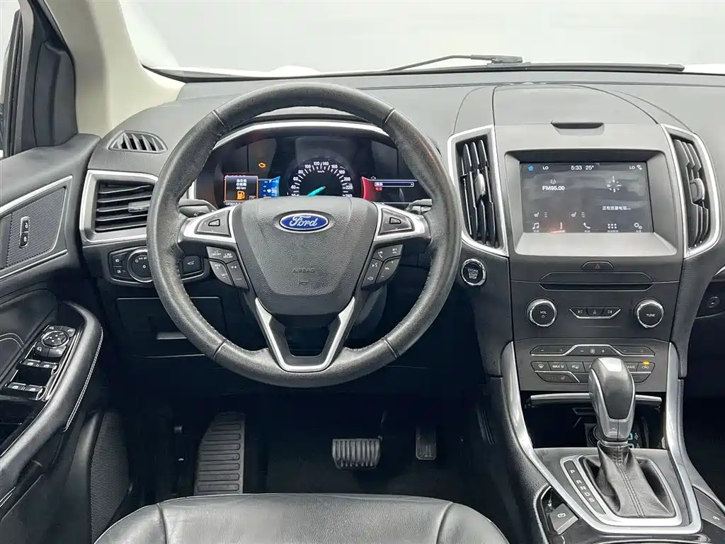 Ford Edge 2018 — фото 19