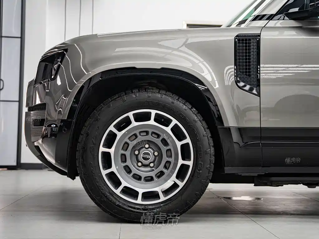 Land Rover Defender 2021 — фото 5