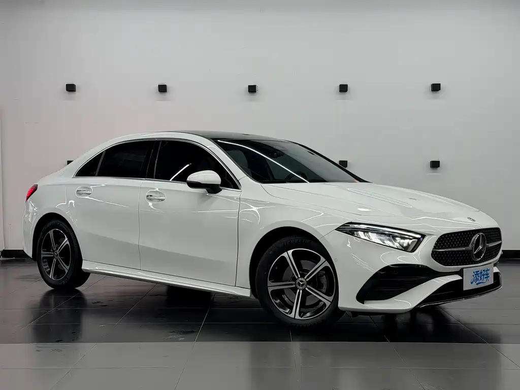 Mercedes-Benz A-Class 2023 — фото 11