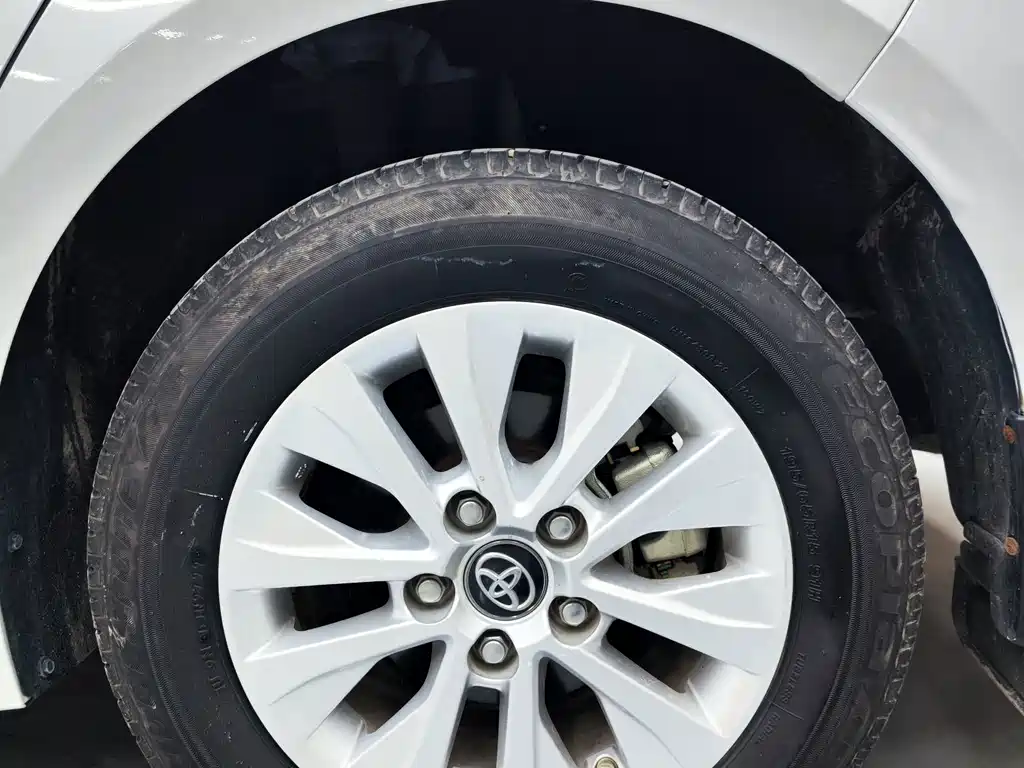 Toyota Corolla 2022 — фото 13